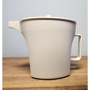 vintage rubbermaid creamer 1414-14